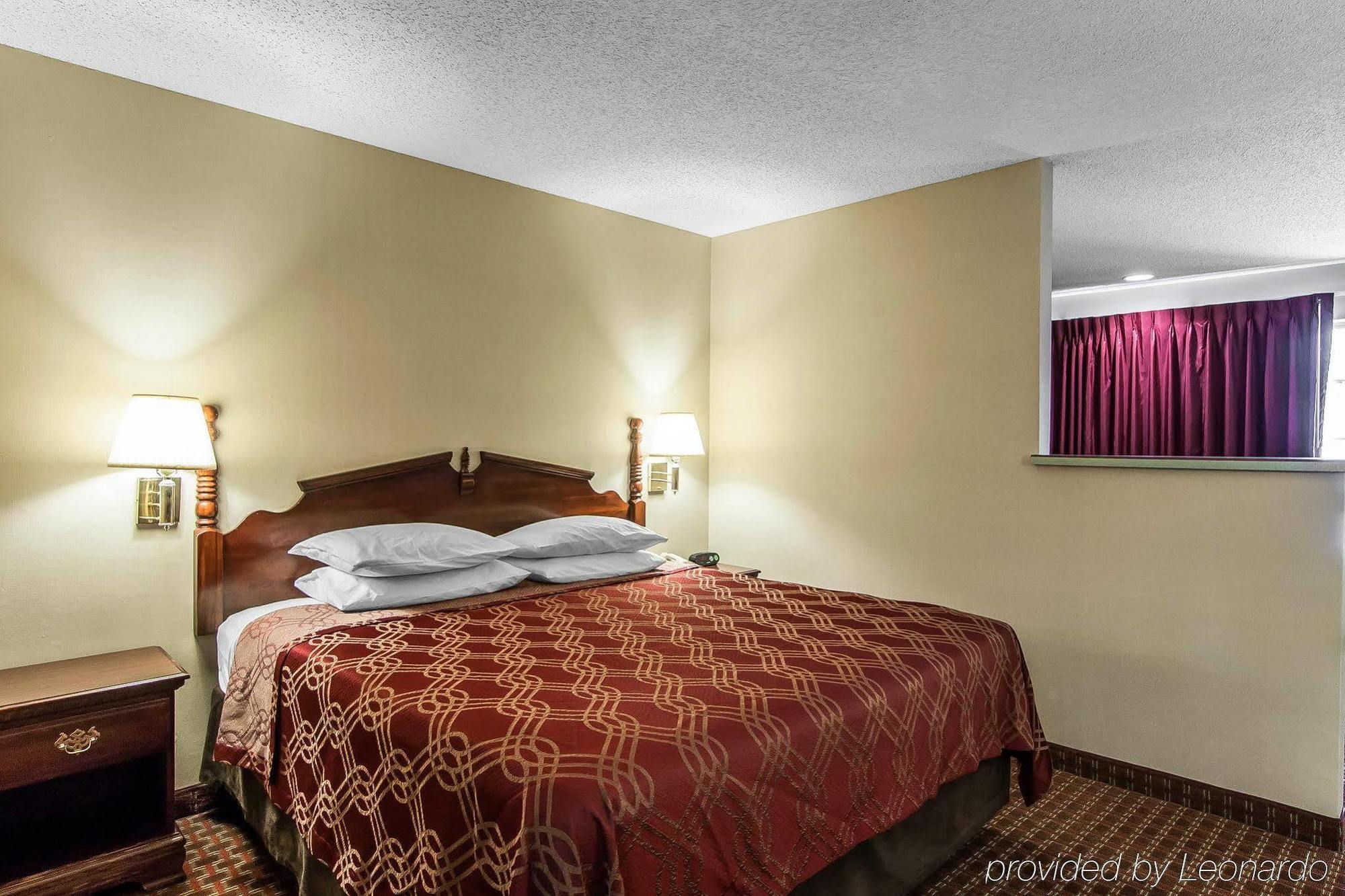 Econo Lodge Southeast Milwaukie/Portland Exterior photo